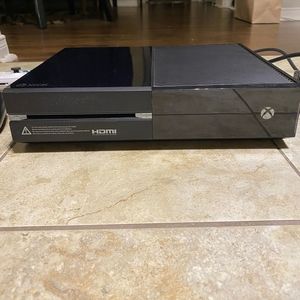 Microsoft Xbox One 512 GB with 2 Controllers + Fifa 2020-2017